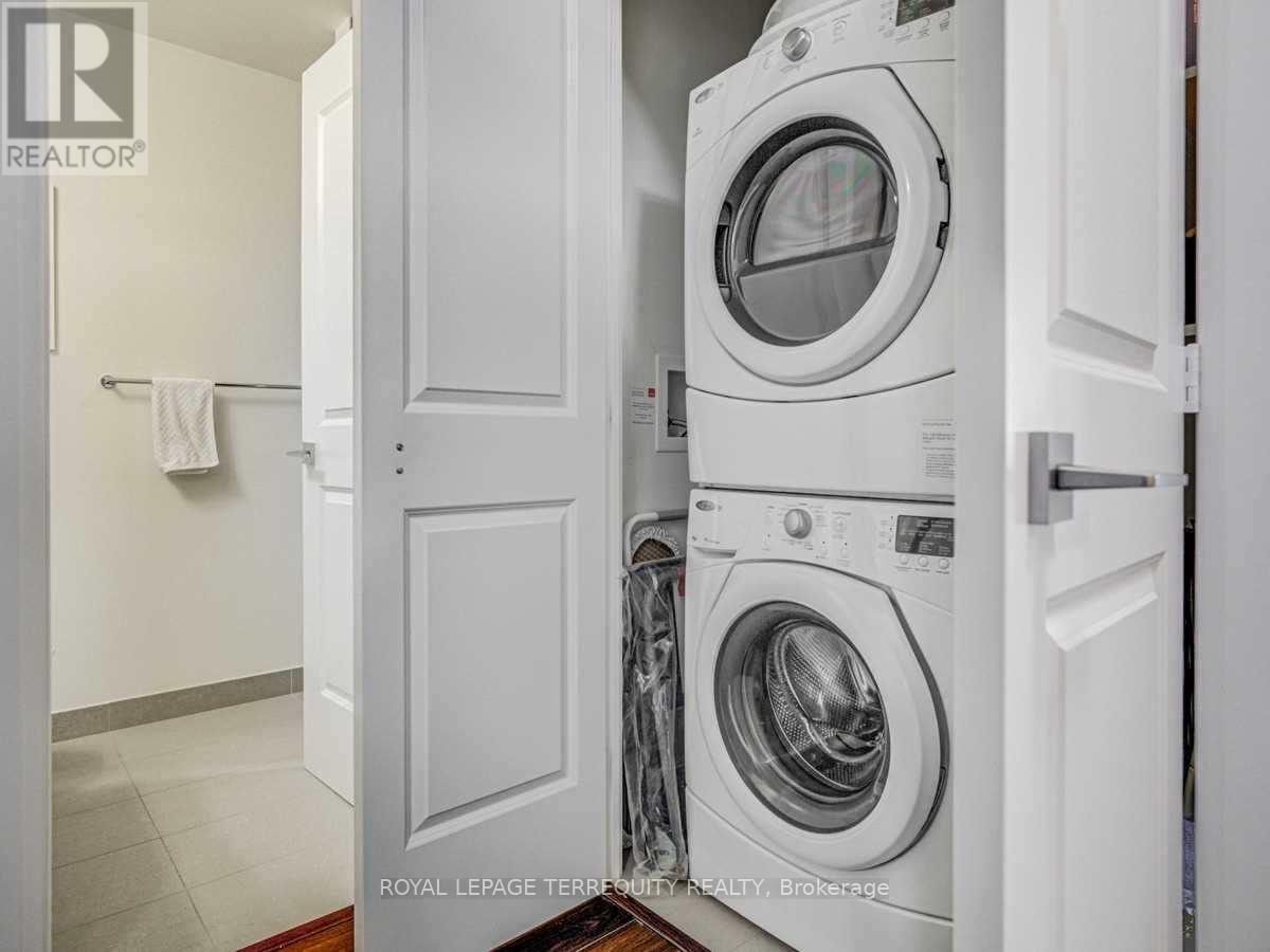 814 - 1 Old Mill Drive, Toronto, Ontario  M6S 0A1 - Photo 16 - W12483141
