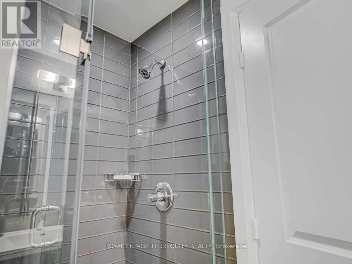 814 - 1 Old Mill Drive, Toronto, Ontario  M6S 0A1 - Photo 8 - W12483141