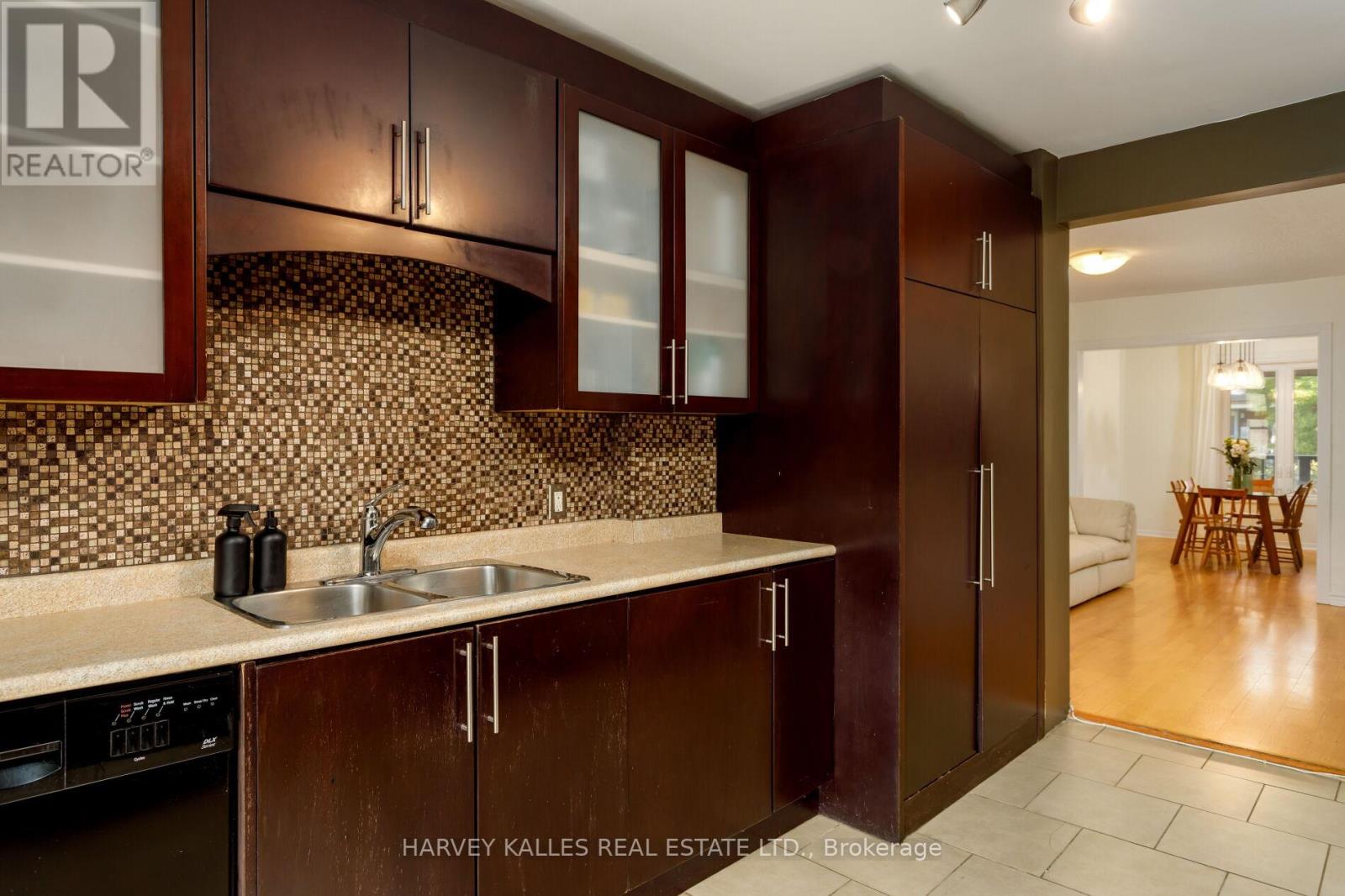 380a Westmoreland Avenue, Toronto, Ontario  M6H 3A7 - Photo 11 - W12483185