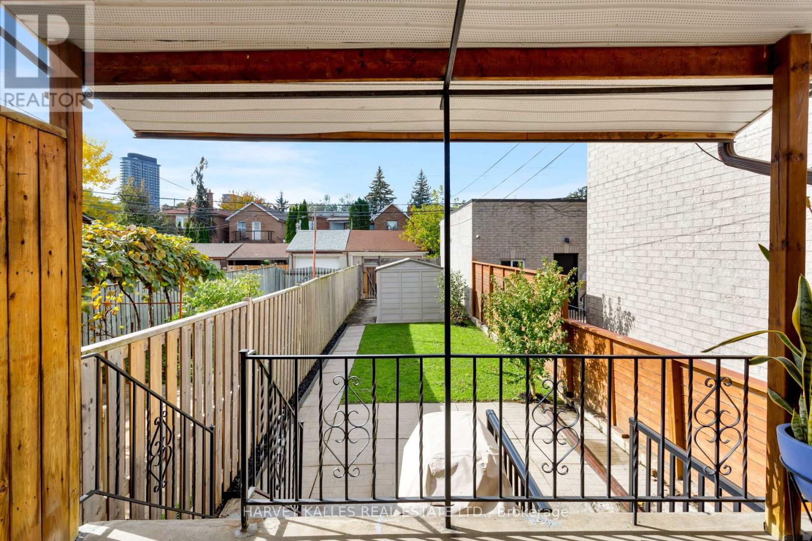 380a Westmoreland Avenue, Toronto, Ontario  M6H 3A7 - Photo 15 - W12483185