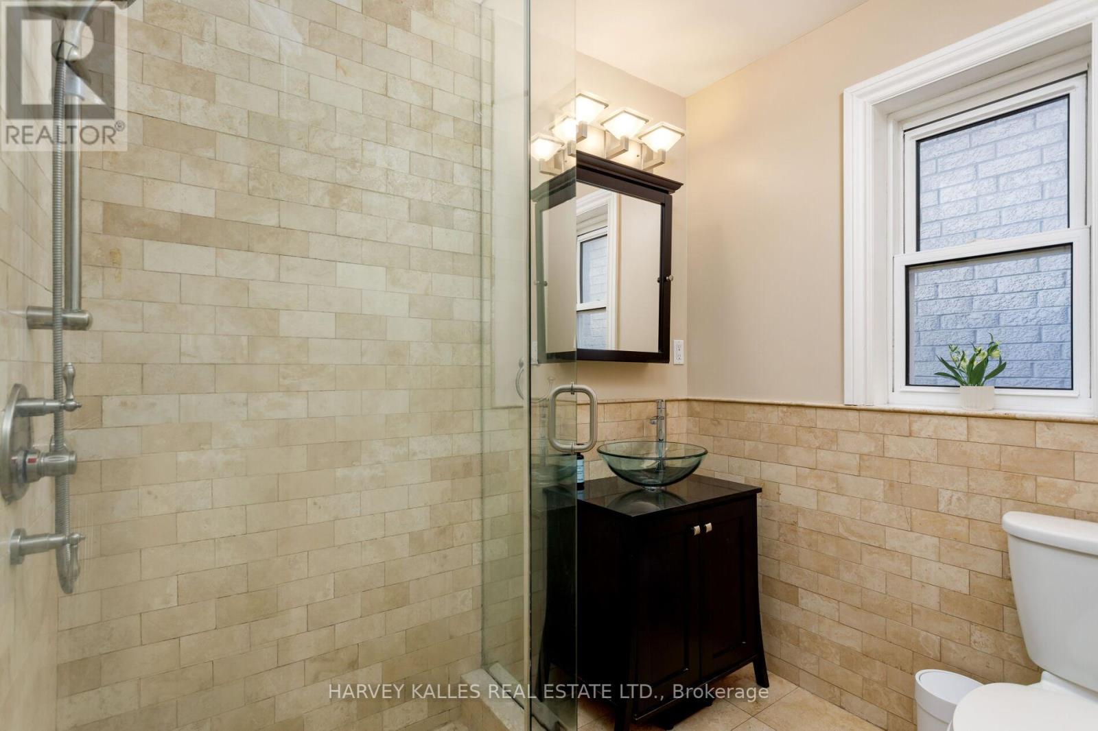 380a Westmoreland Avenue, Toronto, Ontario  M6H 3A7 - Photo 25 - W12483185