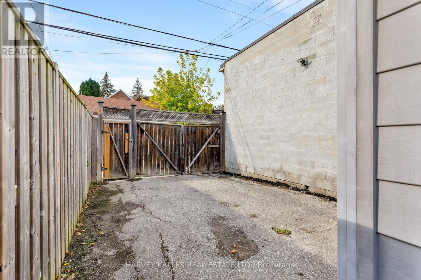 380a Westmoreland Avenue, Toronto, Ontario  M6H 3A7 - Photo 39 - W12483185