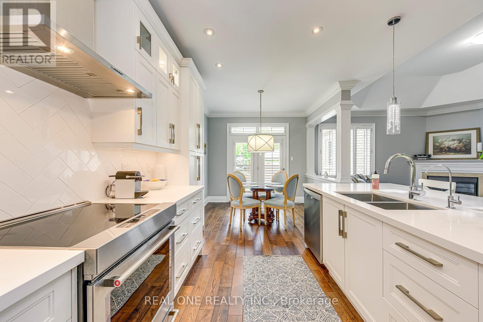 1205 Kestell Boulevard, Oakville, Ontario  L6H 0A9 - Photo 16 - W12483219