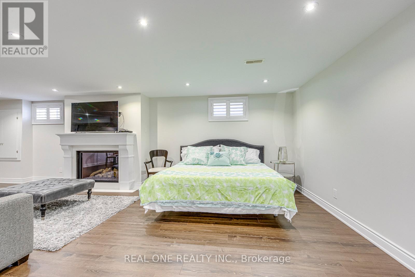 1205 Kestell Boulevard, Oakville, Ontario  L6H 0A9 - Photo 37 - W12483219