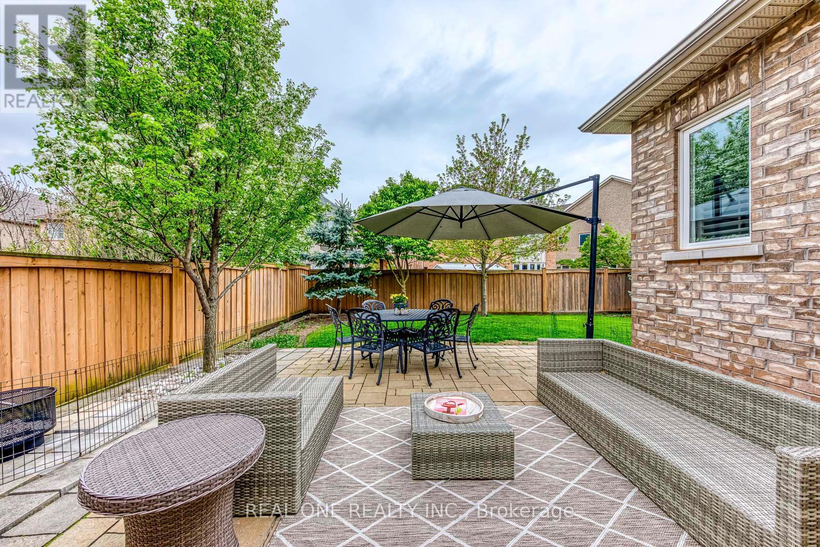 1205 Kestell Boulevard, Oakville, Ontario  L6H 0A9 - Photo 41 - W12483219