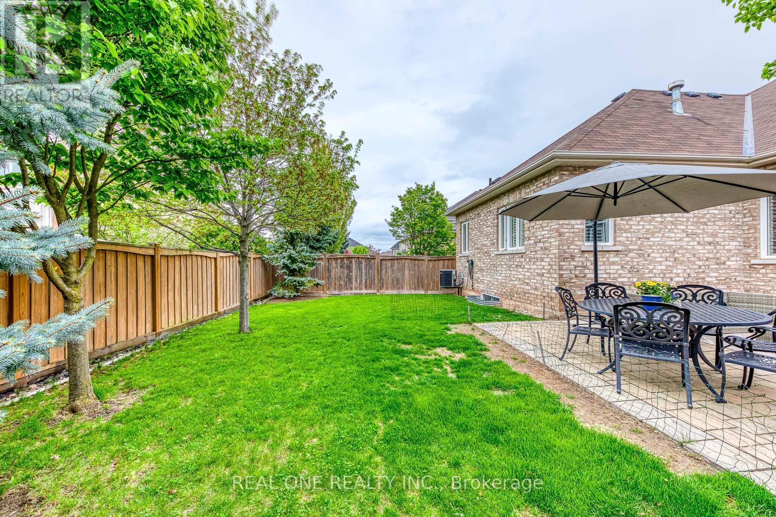 1205 Kestell Boulevard, Oakville, Ontario  L6H 0A9 - Photo 43 - W12483219