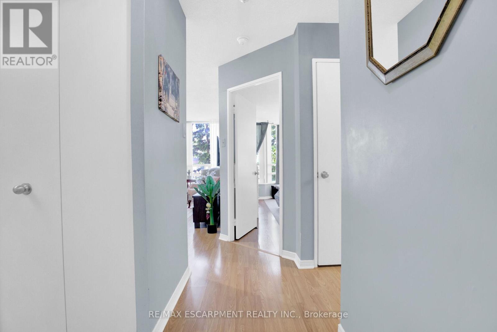 306 - 75 King Street E, Mississauga (Cooksville), Ontario  L5A 4G5 - Photo 11 - W12483229