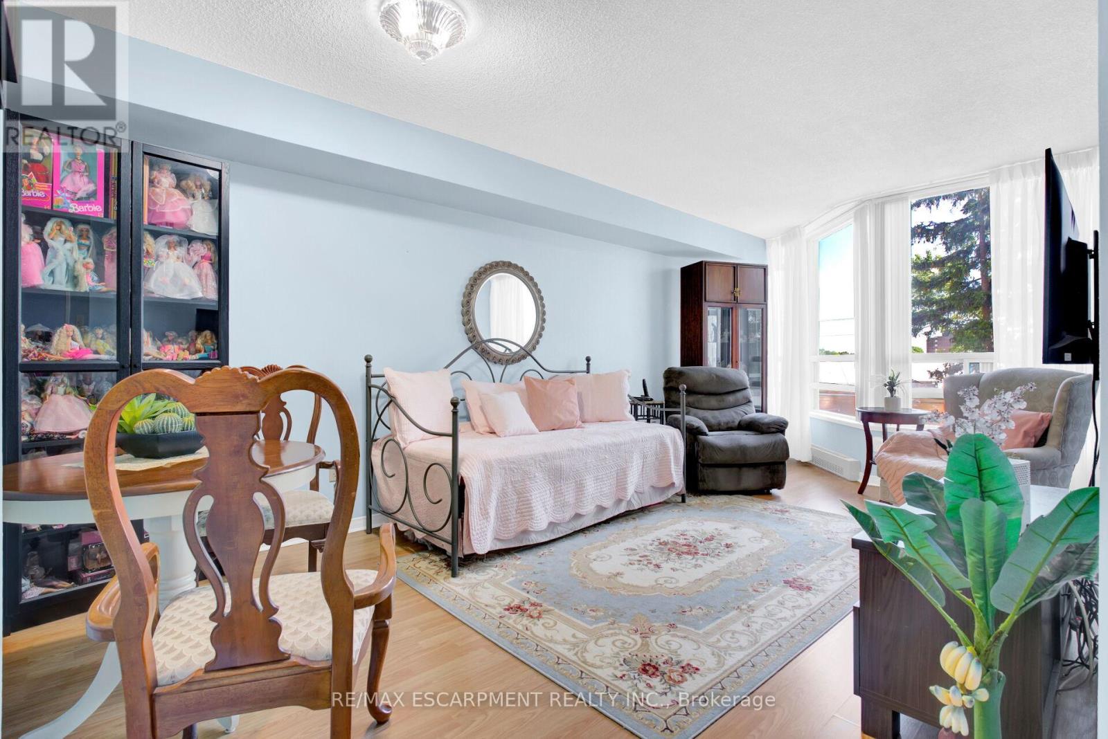 306 - 75 King Street E, Mississauga (Cooksville), Ontario  L5A 4G5 - Photo 24 - W12483229