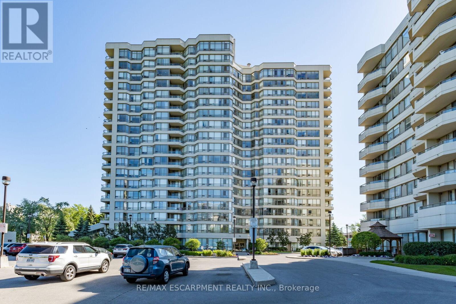 306 - 75 King Street E, Mississauga, Ontario  L5A 4G5 - Photo 5 - W12483229