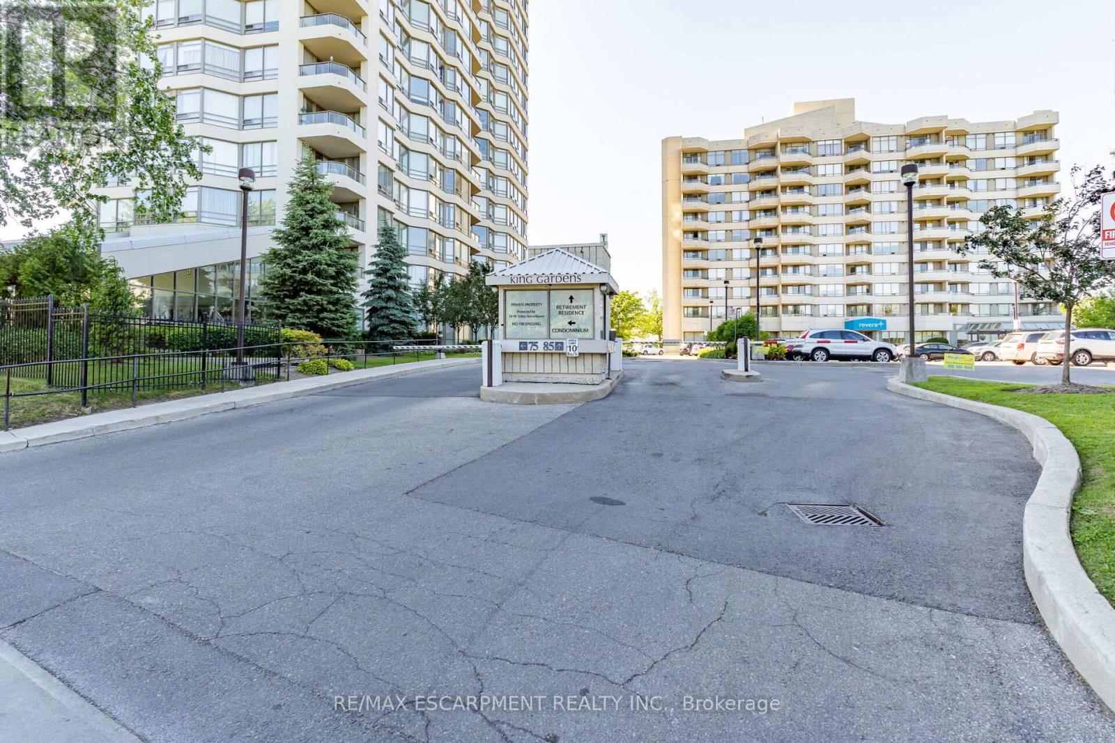 306 - 75 King Street E, Mississauga, Ontario  L5A 4G5 - Photo 7 - W12483229