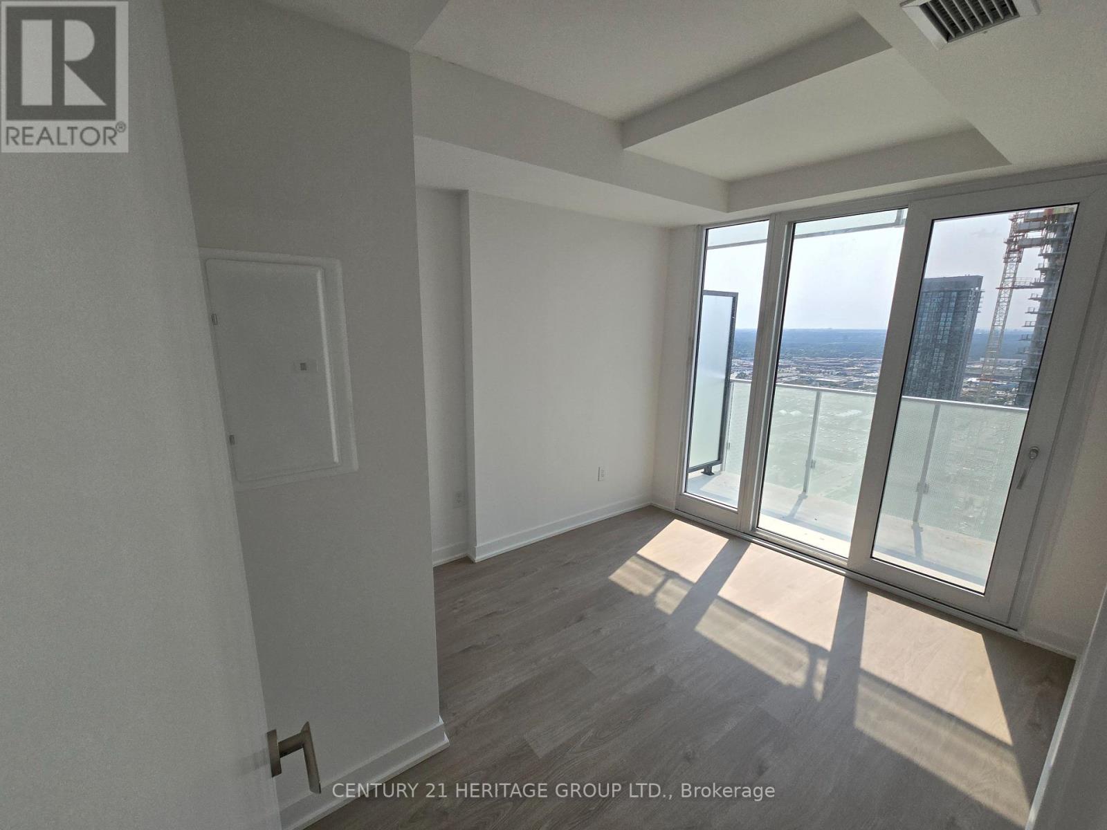 4008 - 3900 Confederation Parkway, Mississauga, Ontario  L5B 3J1 - Photo 12 - W12483230