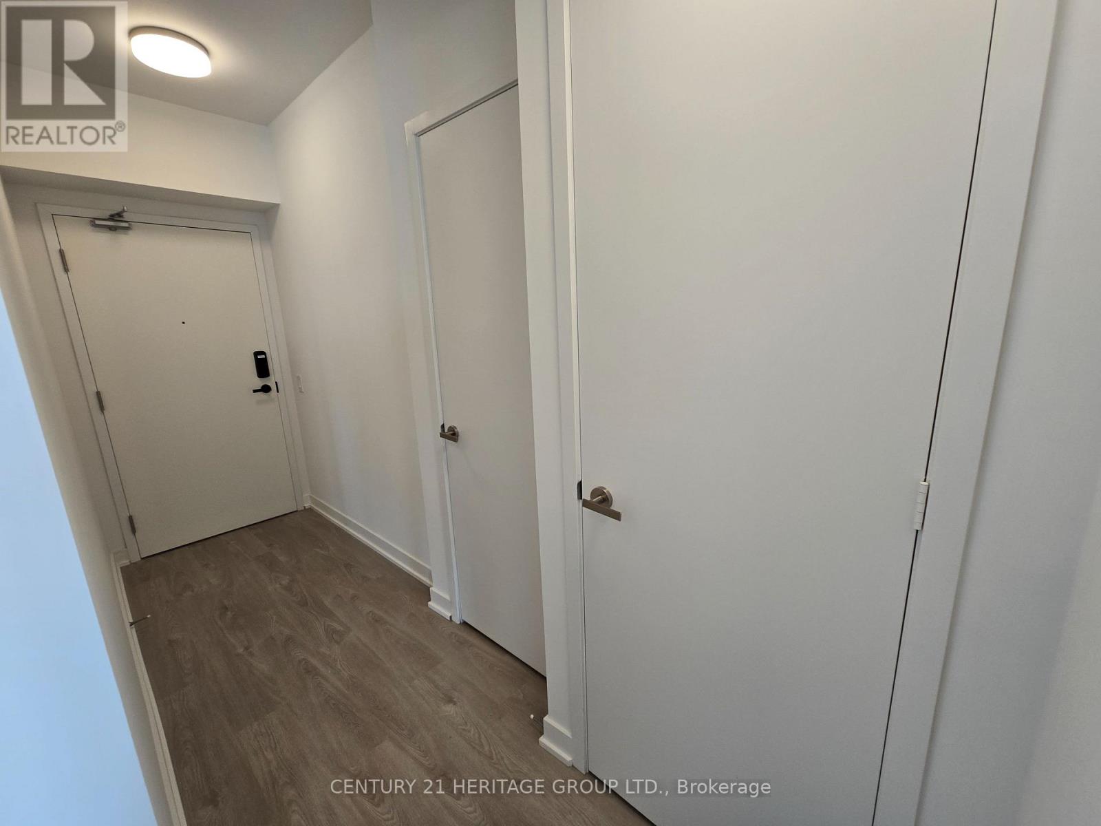 4008 - 3900 Confederation Parkway, Mississauga, Ontario  L5B 3J1 - Photo 19 - W12483230