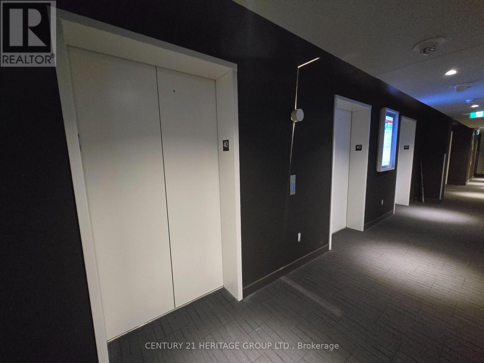 4008 - 3900 Confederation Parkway, Mississauga, Ontario  L5B 3J1 - Photo 22 - W12483230