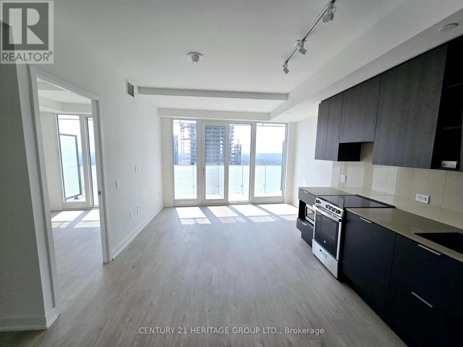 4008 - 3900 Confederation Parkway, Mississauga, Ontario  L5B 3J1 - Photo 4 - W12483230