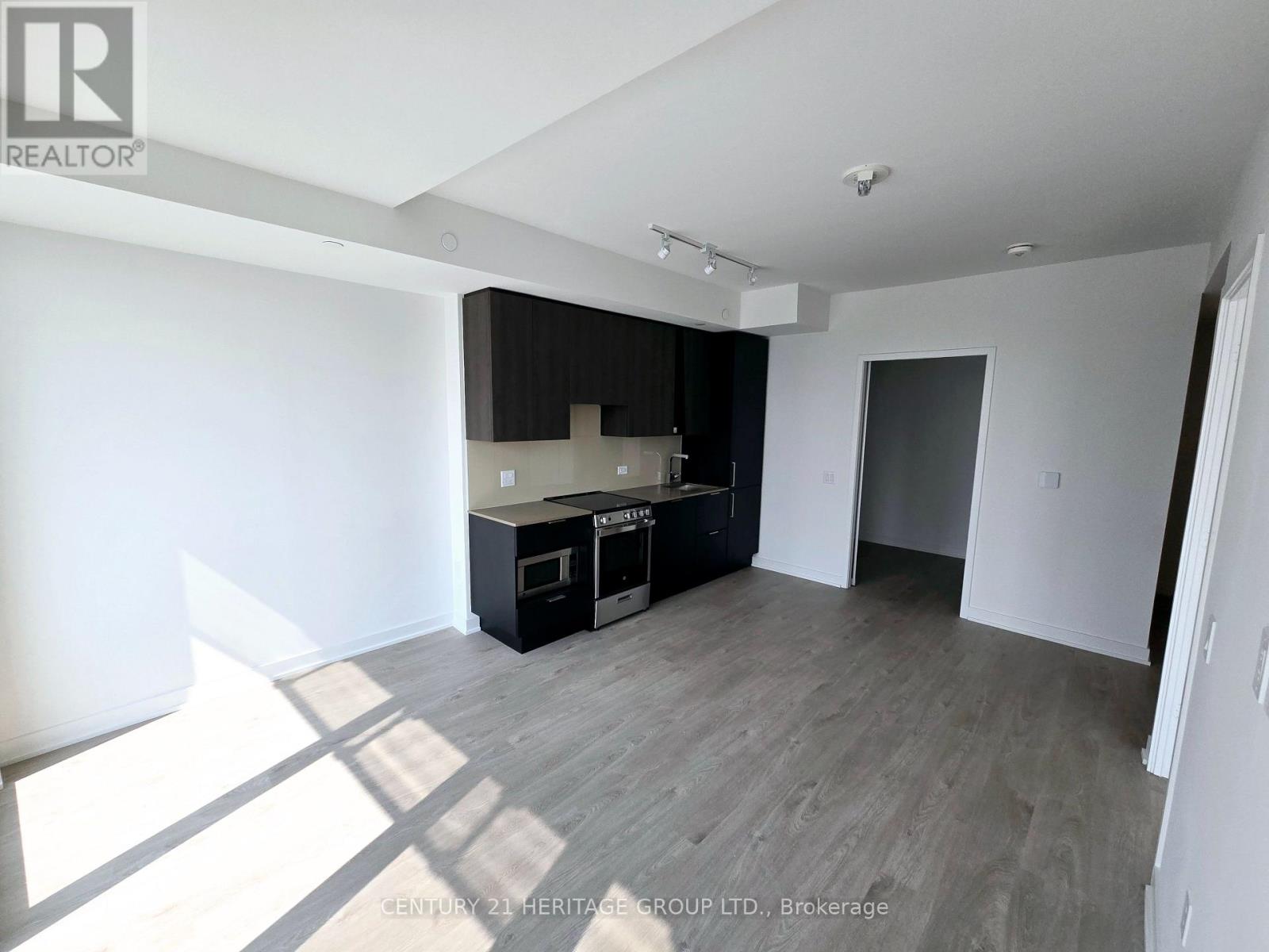 4008 - 3900 Confederation Parkway, Mississauga, Ontario  L5B 3J1 - Photo 6 - W12483230
