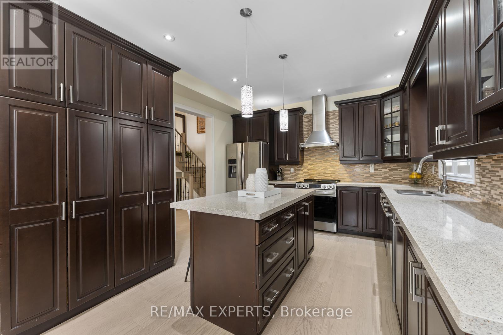 14 Plateau Drive, Brampton, Ontario  L6R 3G5 - Photo 12 - W12483231