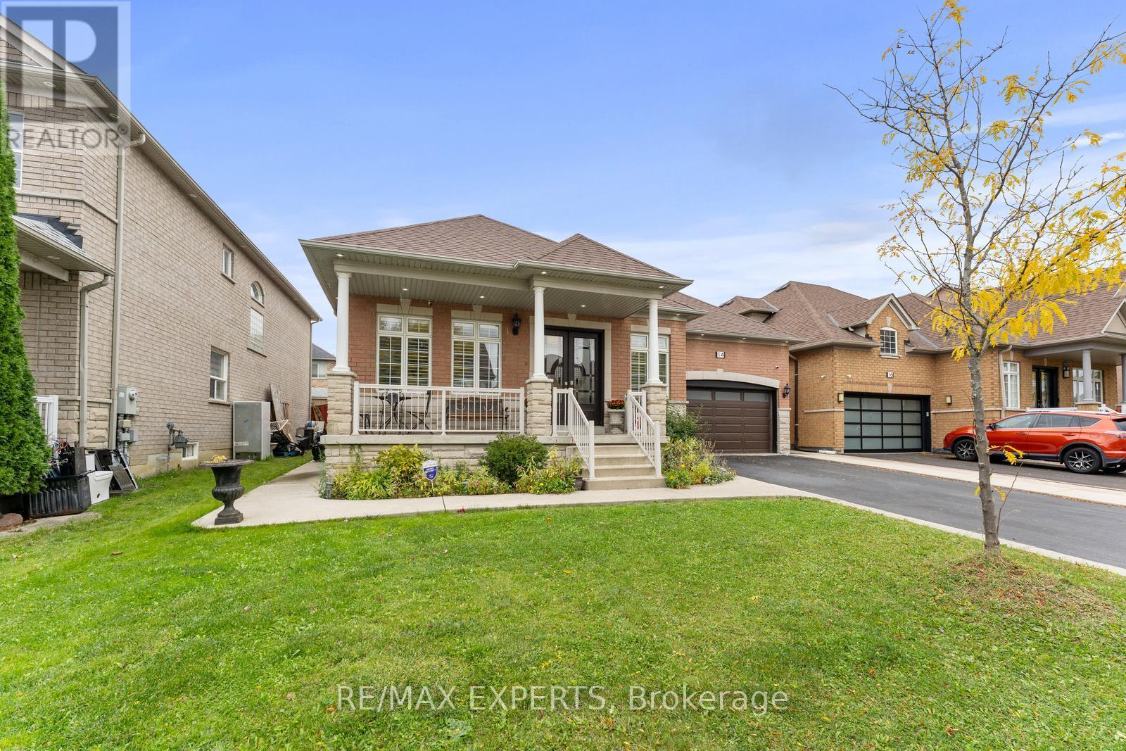 14 Plateau Drive, Brampton, Ontario  L6R 3G5 - Photo 2 - W12483231