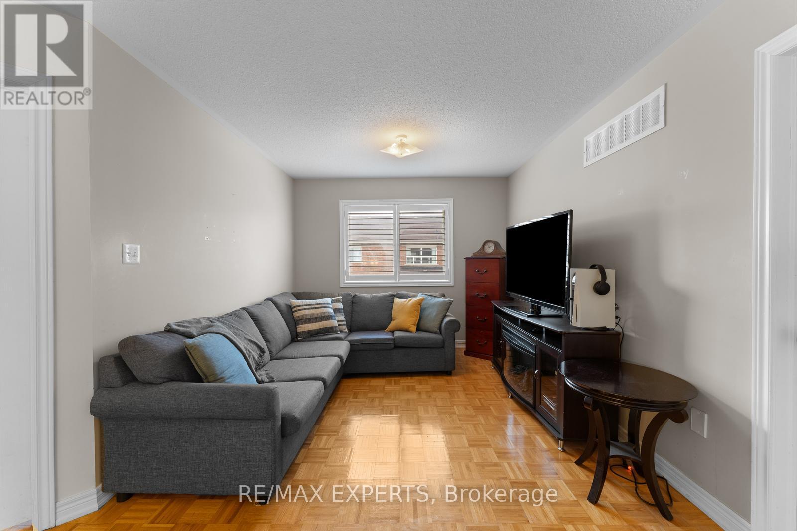 14 Plateau Drive, Brampton, Ontario  L6R 3G5 - Photo 29 - W12483231