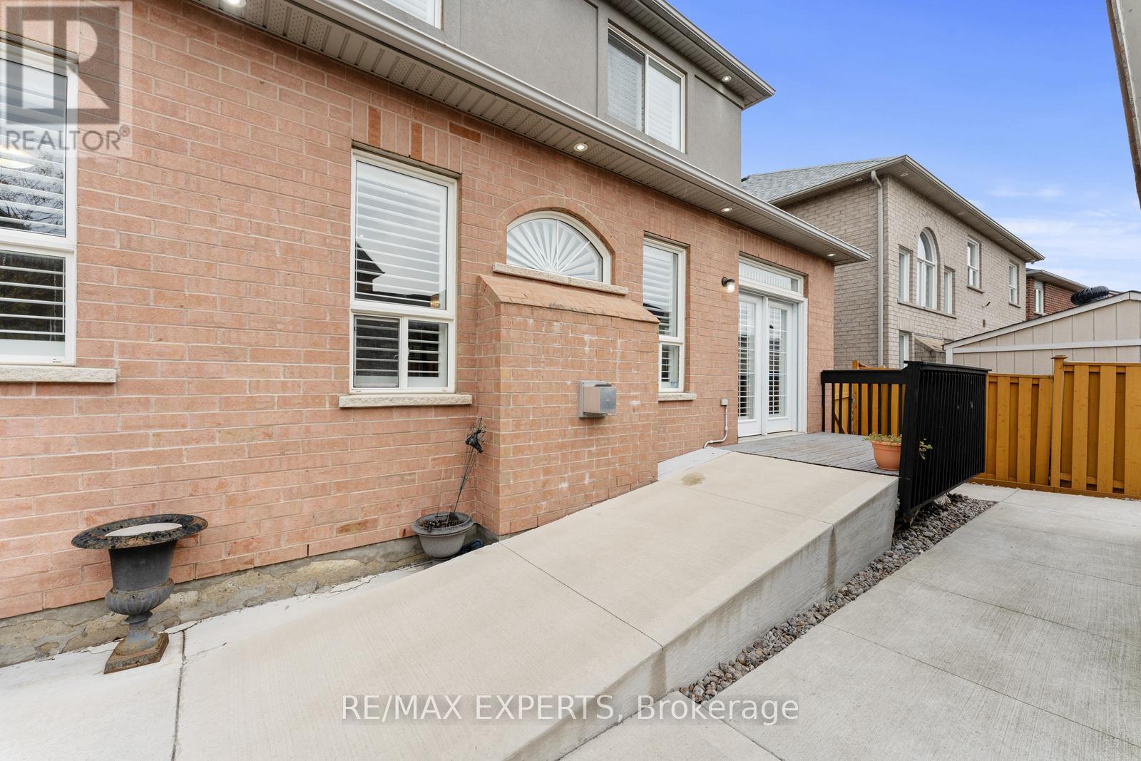 14 Plateau Drive, Brampton, Ontario  L6R 3G5 - Photo 39 - W12483231