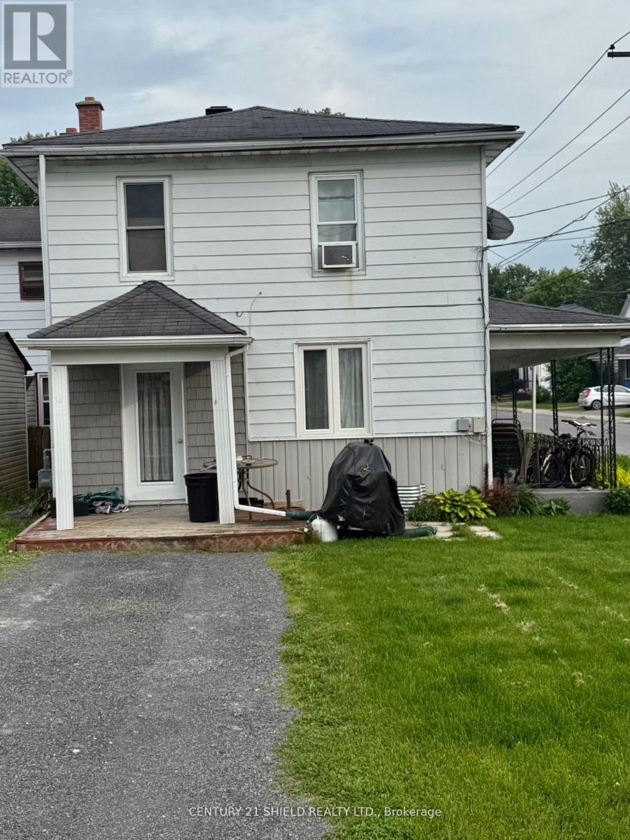 647 Gloucester Street N, Cornwall, Ontario K6H 3X7 - Photo 9 - X12483260