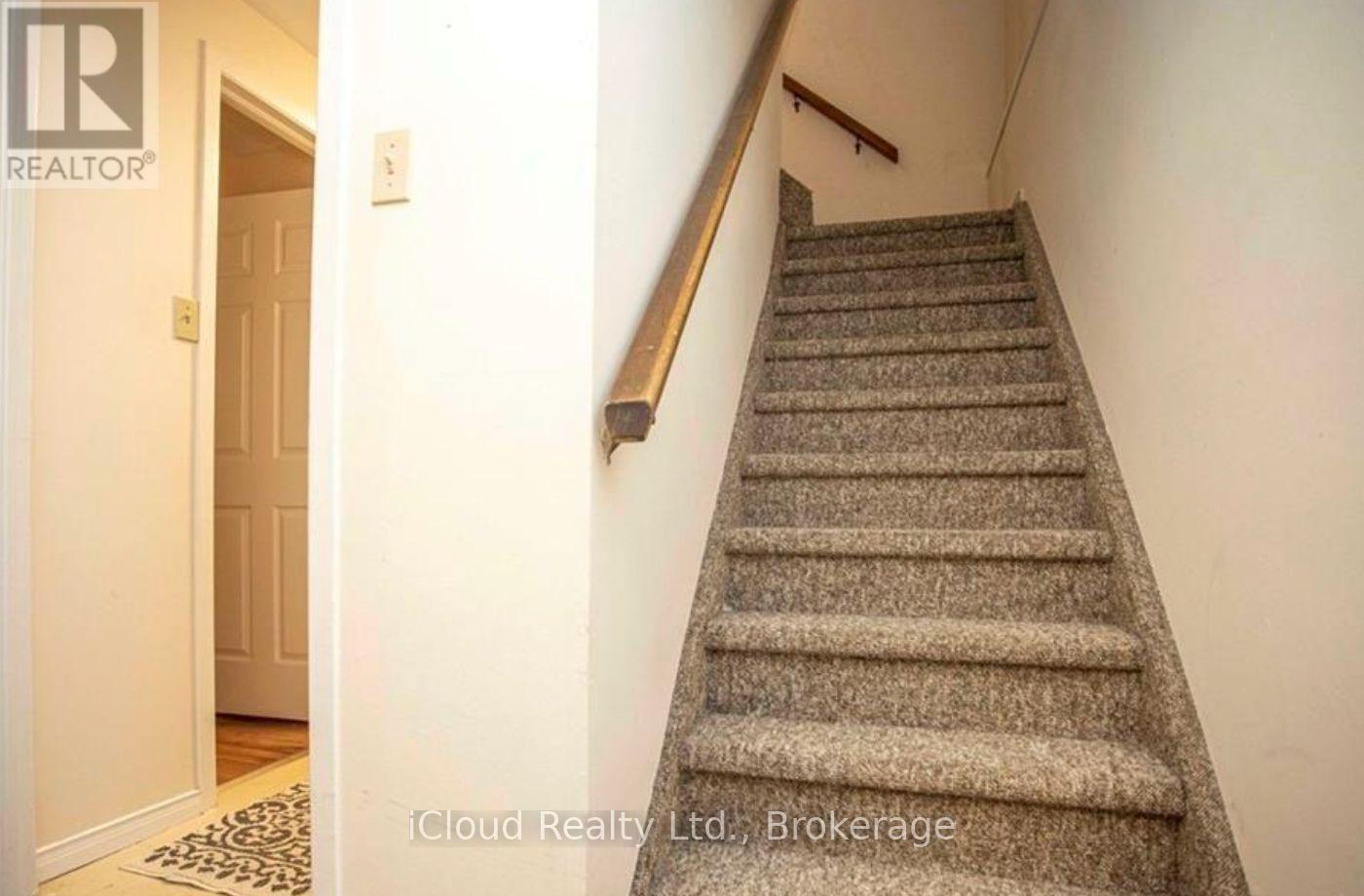 160 Conway Drive, London South, Ontario  N6E 3M5 - Photo 2 - X12483176