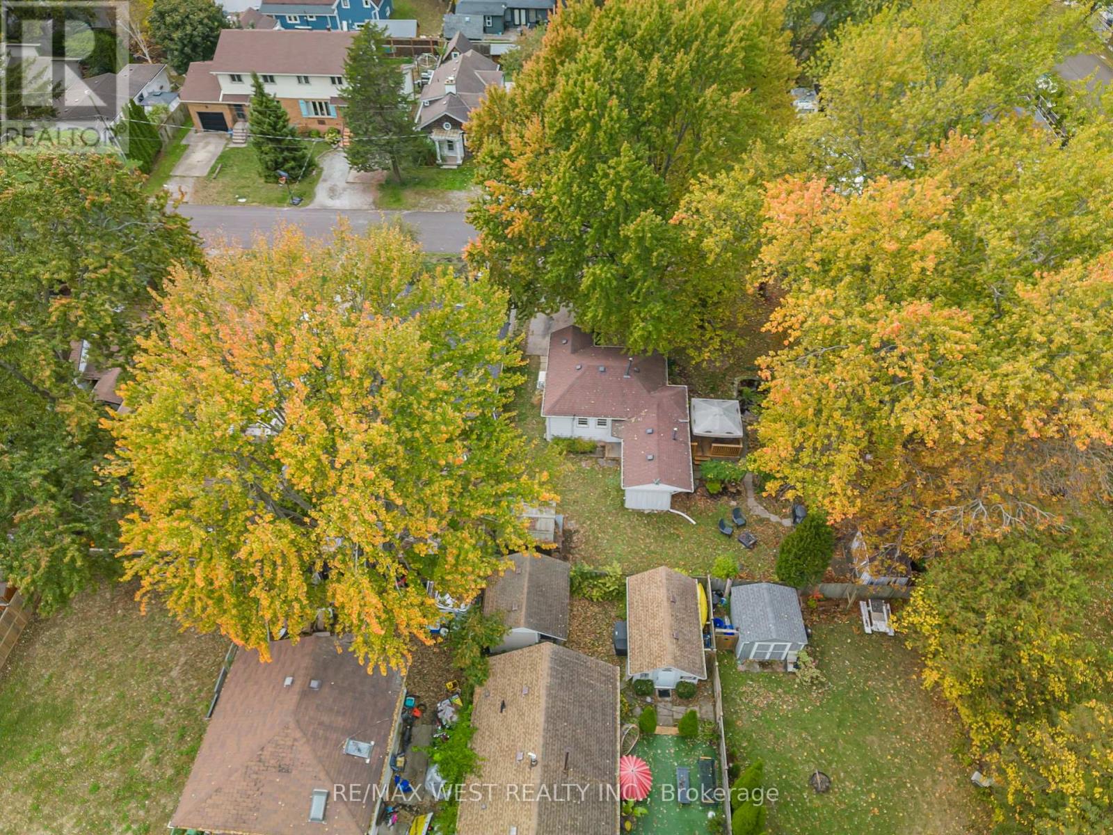 2018 Yonge Street, Sarnia, Ontario  N0N 1C0 - Photo 18 - X12483189