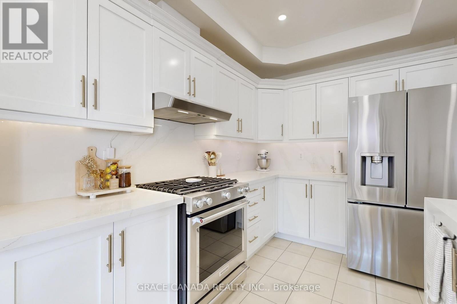 43 Bankfield Crescent, Hamilton, Ontario  L8J 0C1 - Photo 10 - X12483194