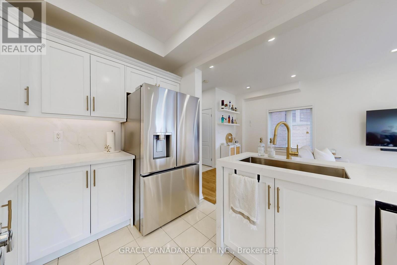 43 Bankfield Crescent, Hamilton, Ontario  L8J 0C1 - Photo 11 - X12483194