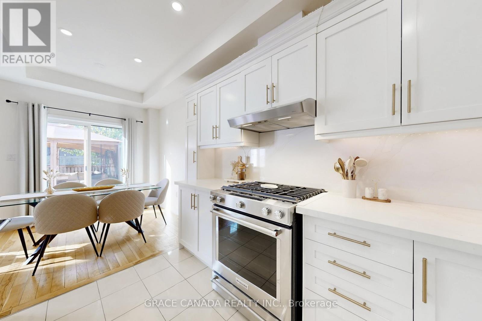 43 Bankfield Crescent, Hamilton, Ontario  L8J 0C1 - Photo 13 - X12483194