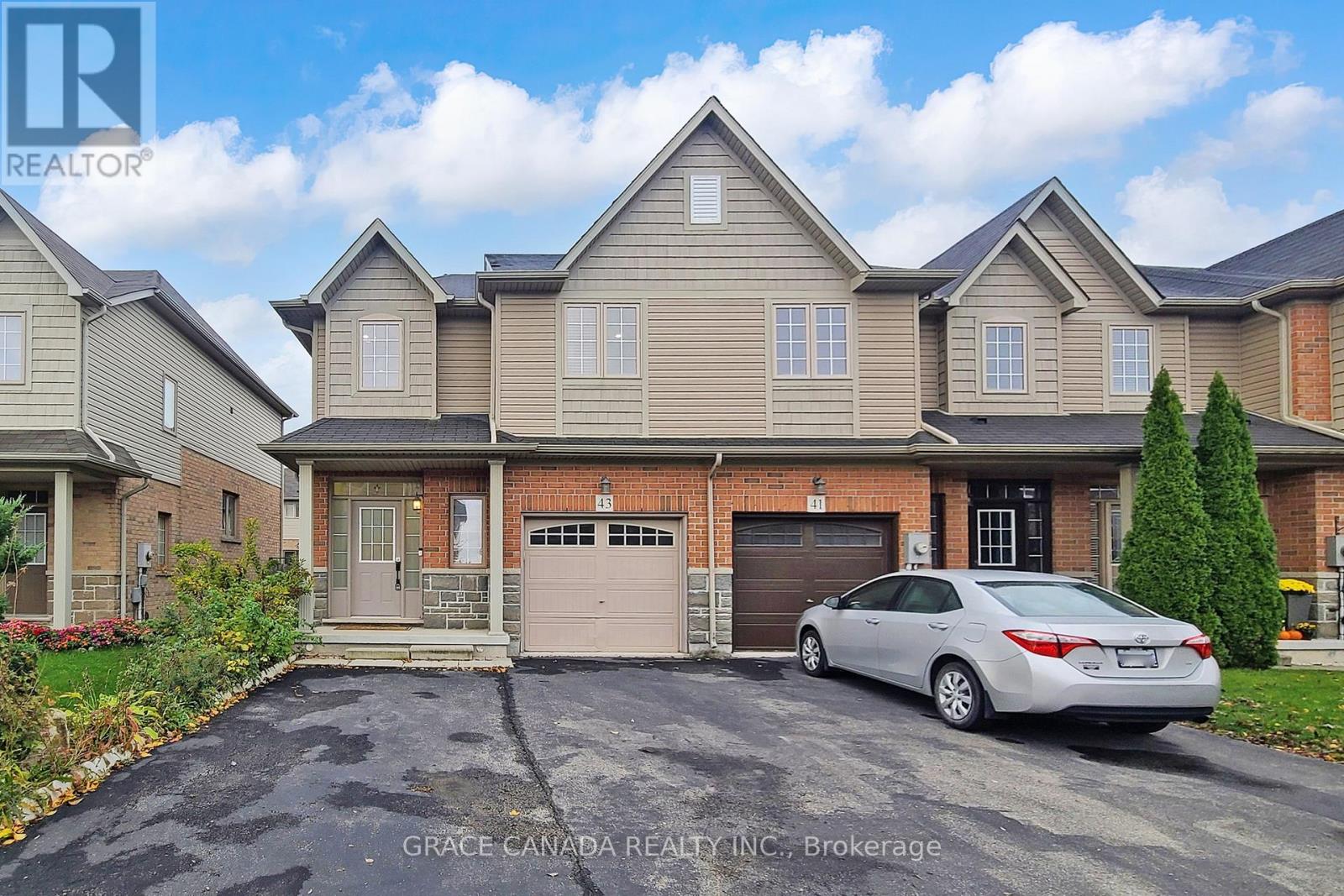 43 Bankfield Crescent, Hamilton, Ontario  L8J 0C1 - Photo 2 - X12483194