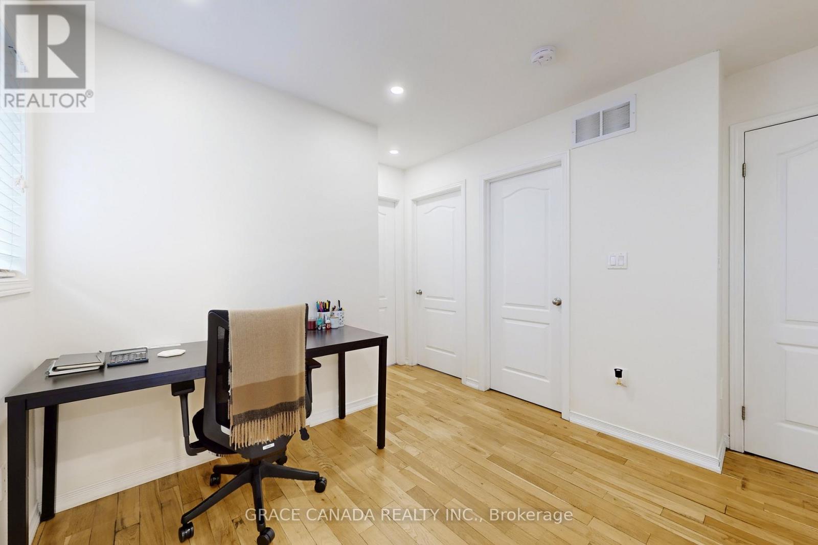 43 Bankfield Crescent, Hamilton, Ontario  L8J 0C1 - Photo 25 - X12483194
