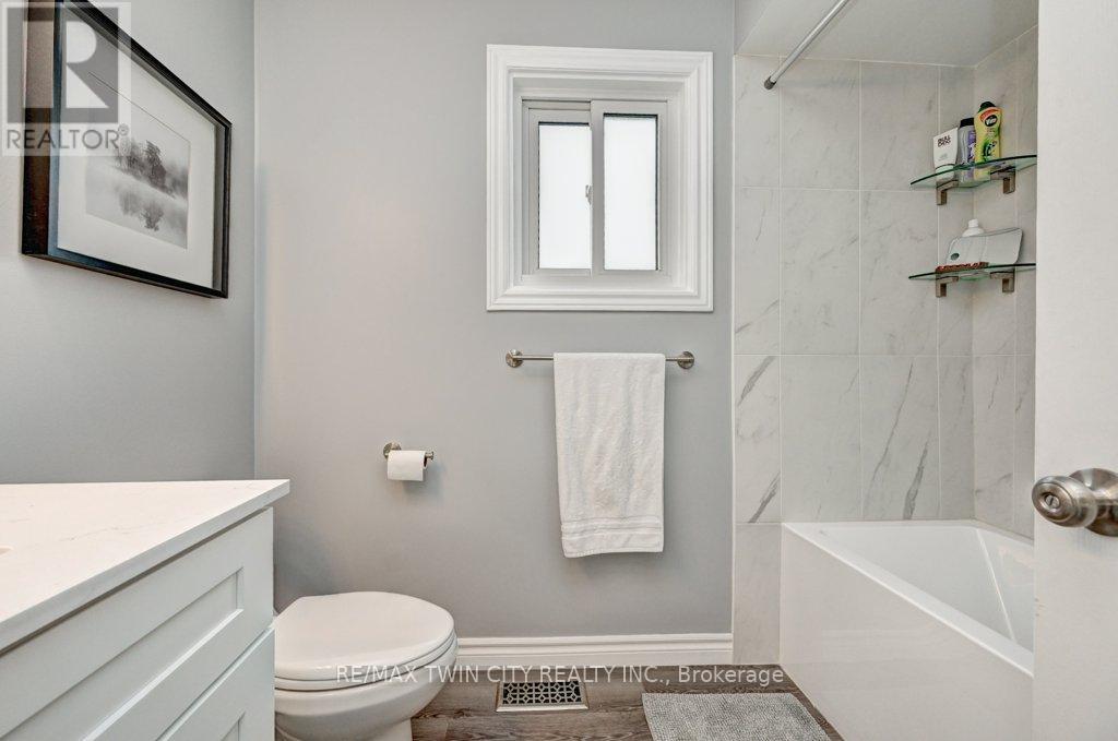 347 Bushview Crescent, Waterloo, Ontario  N2V 2A6 - Photo 30 - X12483216