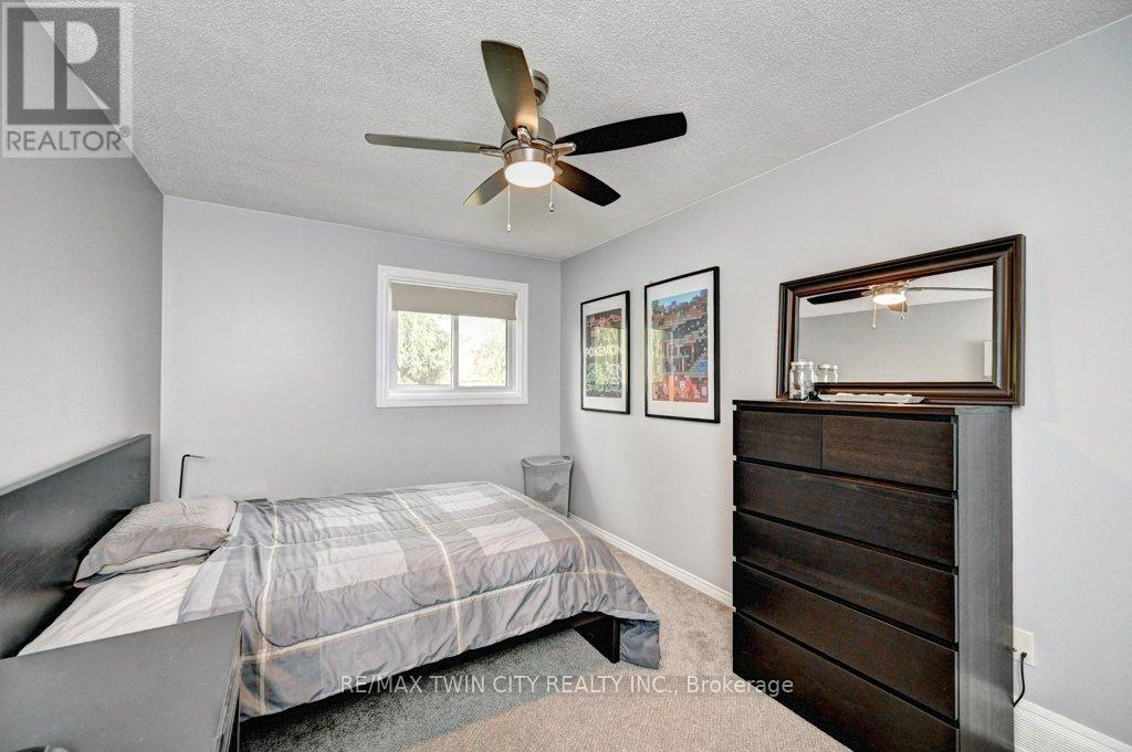 347 Bushview Crescent, Waterloo, Ontario  N2V 2A6 - Photo 34 - X12483216