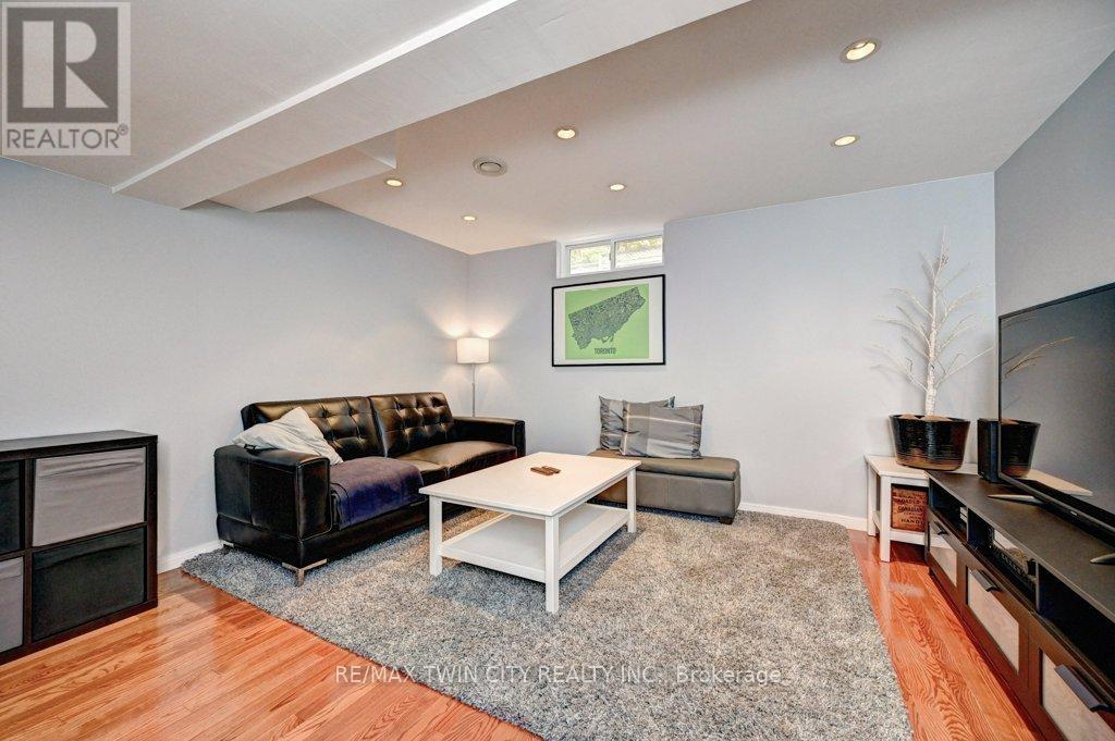 347 Bushview Crescent, Waterloo, Ontario  N2V 2A6 - Photo 39 - X12483216