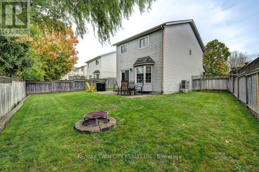 347 Bushview Crescent, Waterloo, Ontario  N2V 2A6 - Photo 44 - X12483216