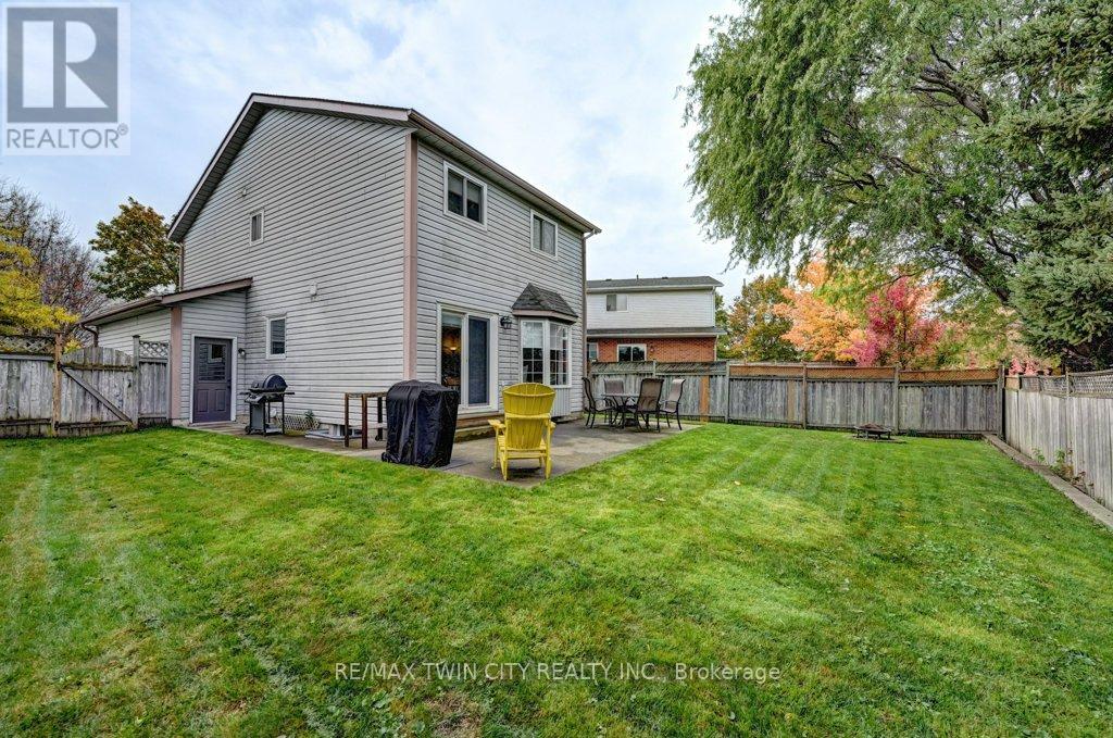 347 Bushview Crescent, Waterloo, Ontario  N2V 2A6 - Photo 46 - X12483216