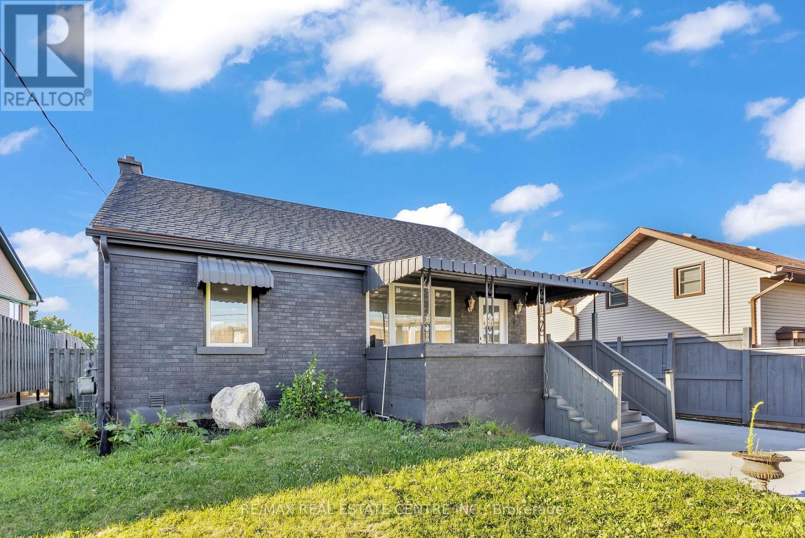 84 Avalon Place, Kitchener, Ontario  N2M 4N7 - Photo 1 - X12483227