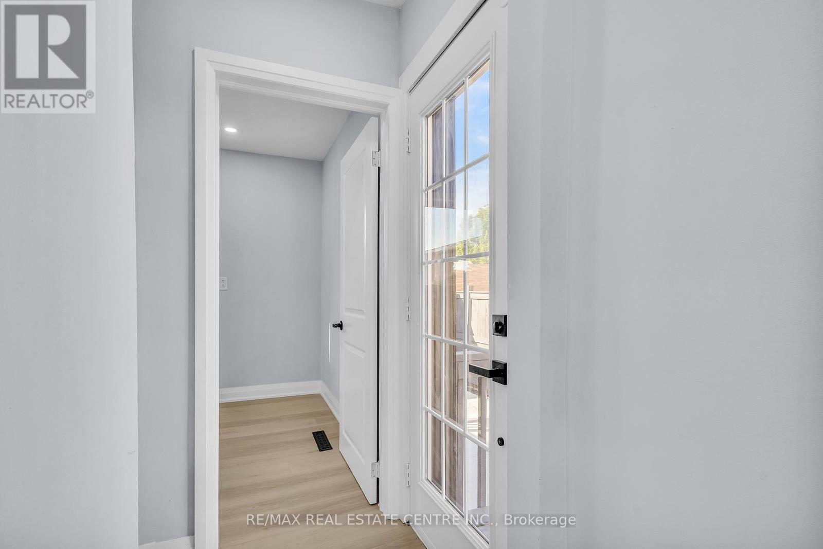 84 Avalon Place, Kitchener, Ontario  N2M 4N7 - Photo 18 - X12483227