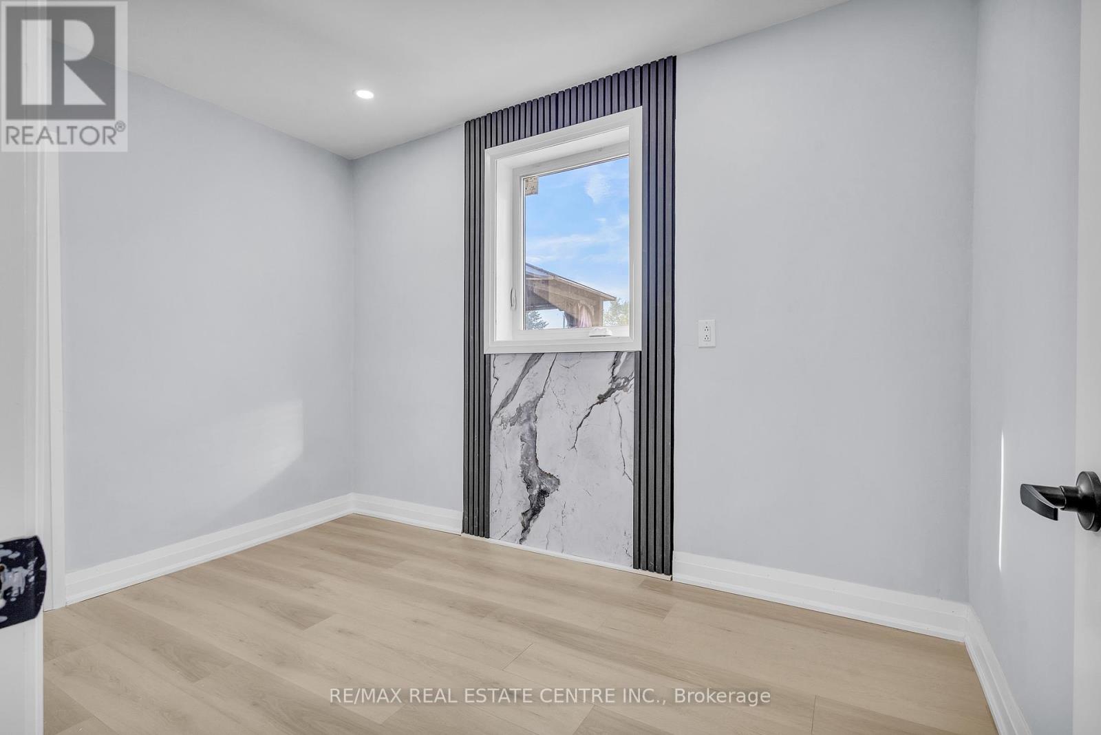 84 Avalon Place, Kitchener, Ontario  N2M 4N7 - Photo 19 - X12483227