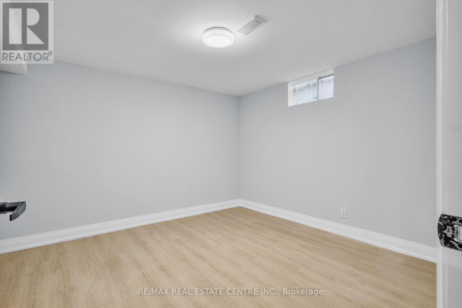 84 Avalon Place, Kitchener, Ontario  N2M 4N7 - Photo 28 - X12483227