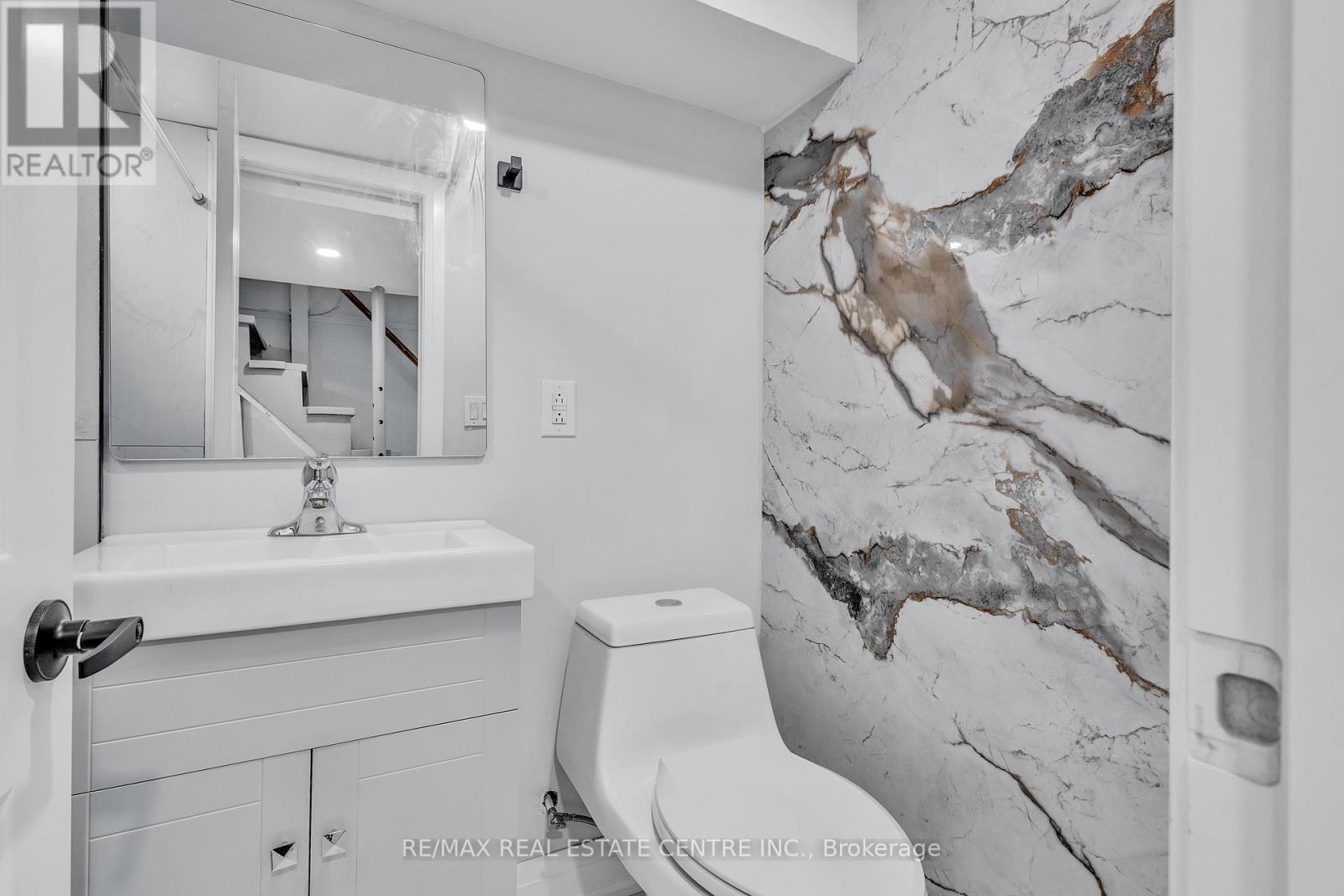 84 Avalon Place, Kitchener, Ontario  N2M 4N7 - Photo 29 - X12483227