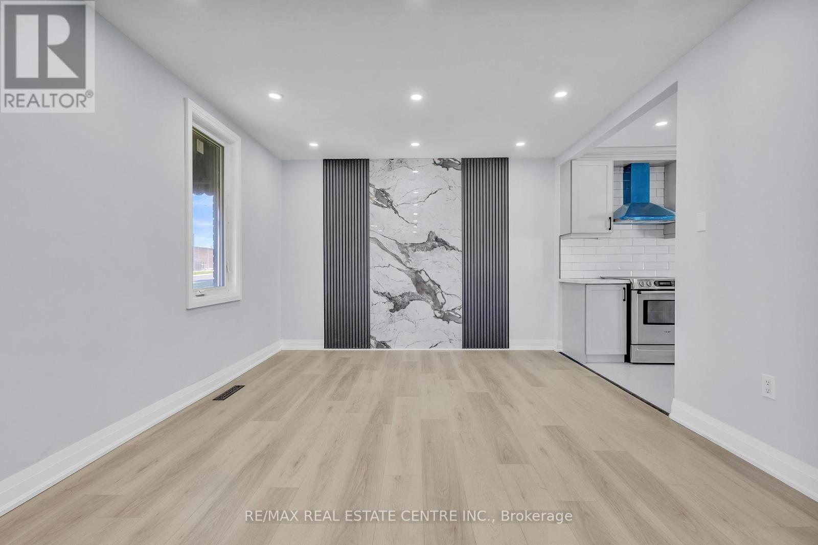 84 Avalon Place, Kitchener, Ontario  N2M 4N7 - Photo 8 - X12483227