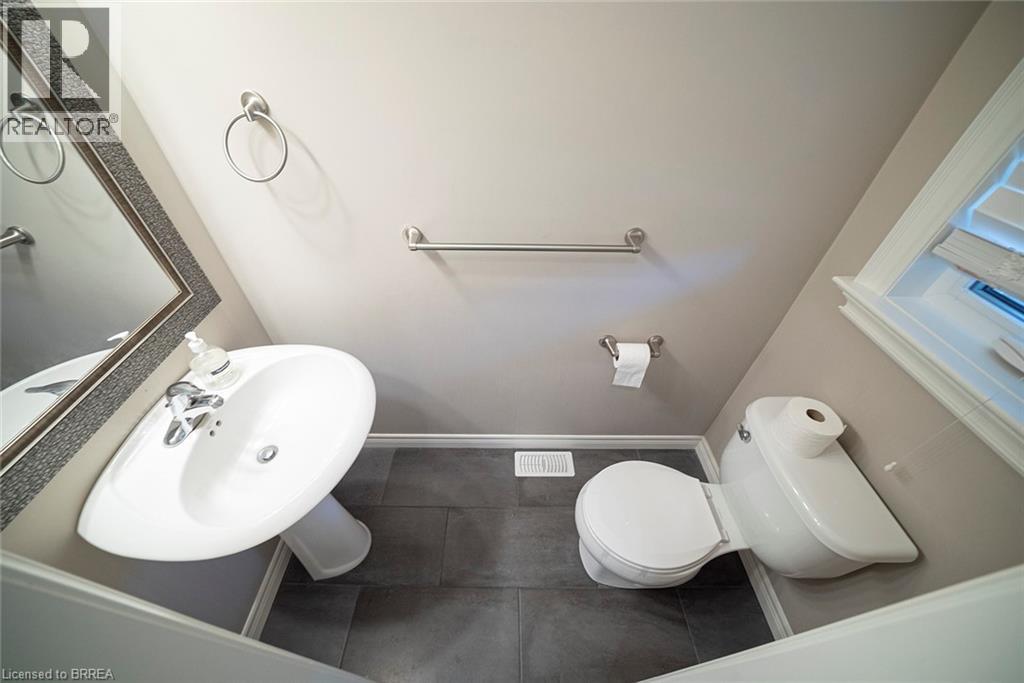112 Mount Pleasant Street Unit# B, Brantford, Ontario  N3T 1T3 - Photo 6 - 40782337