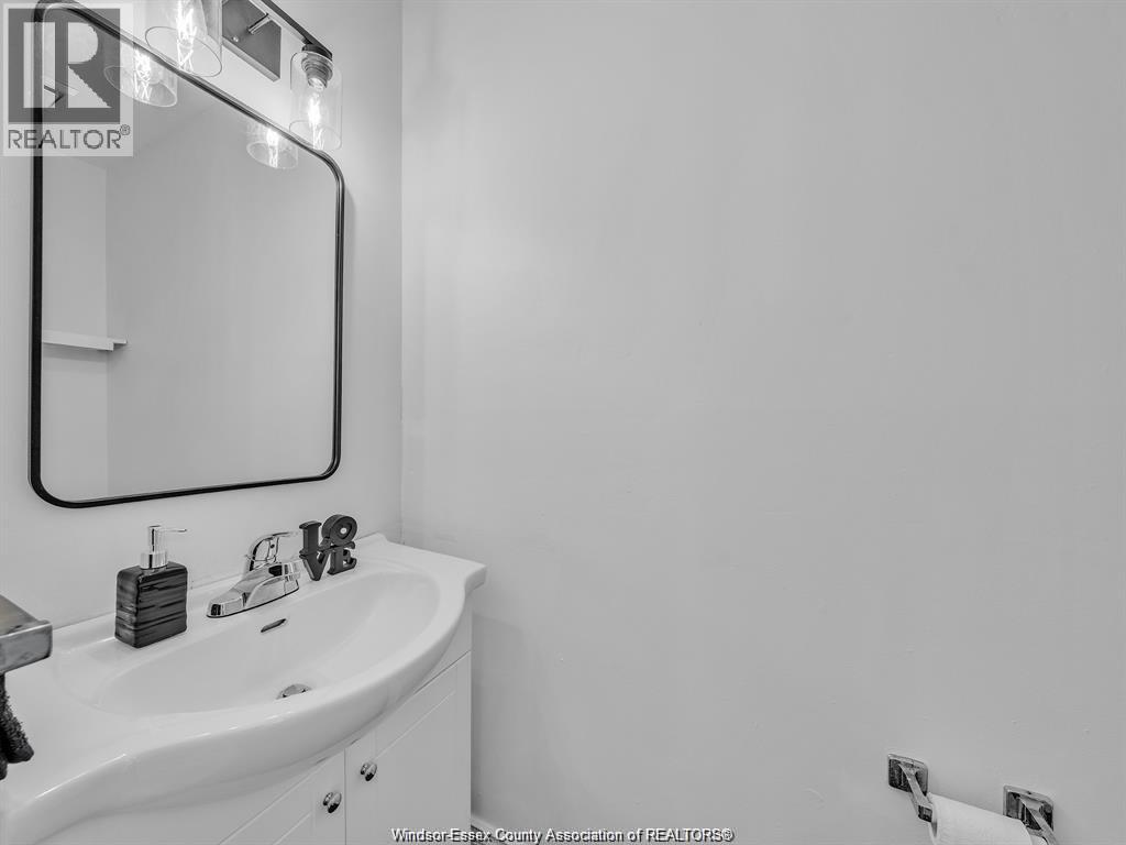 3073 Meadowbrook Lane Unit# 10, Windsor, Ontario  N8T 3C5 - Photo 7 - 25027207