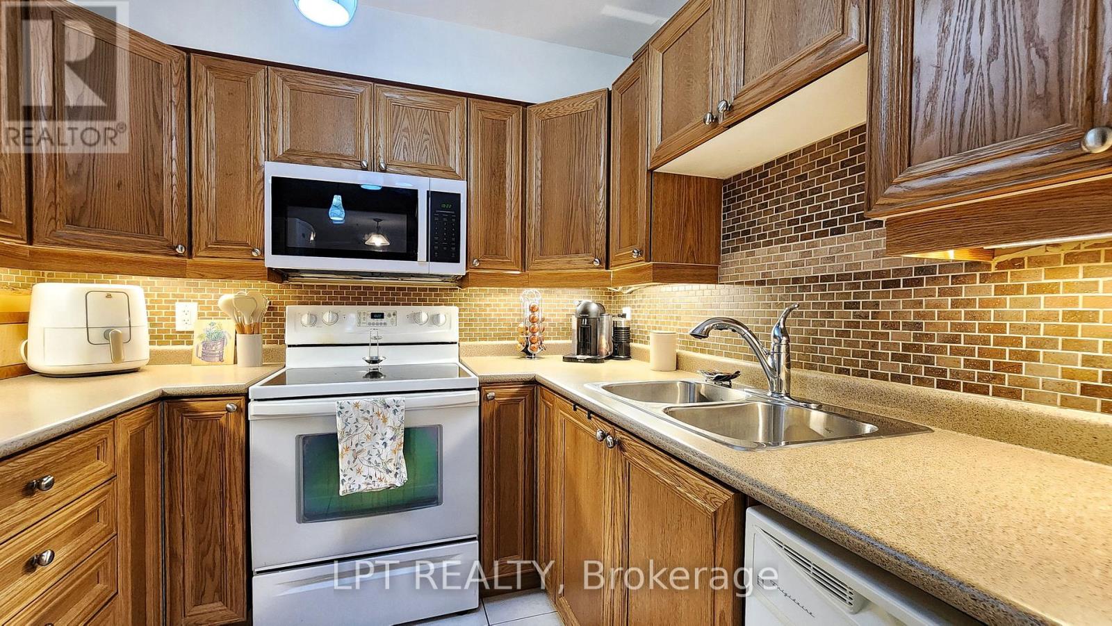 110 - 500 Mapleview Drive W, Barrie, Ontario  L4N 6C3 - Photo 7 - S12482965