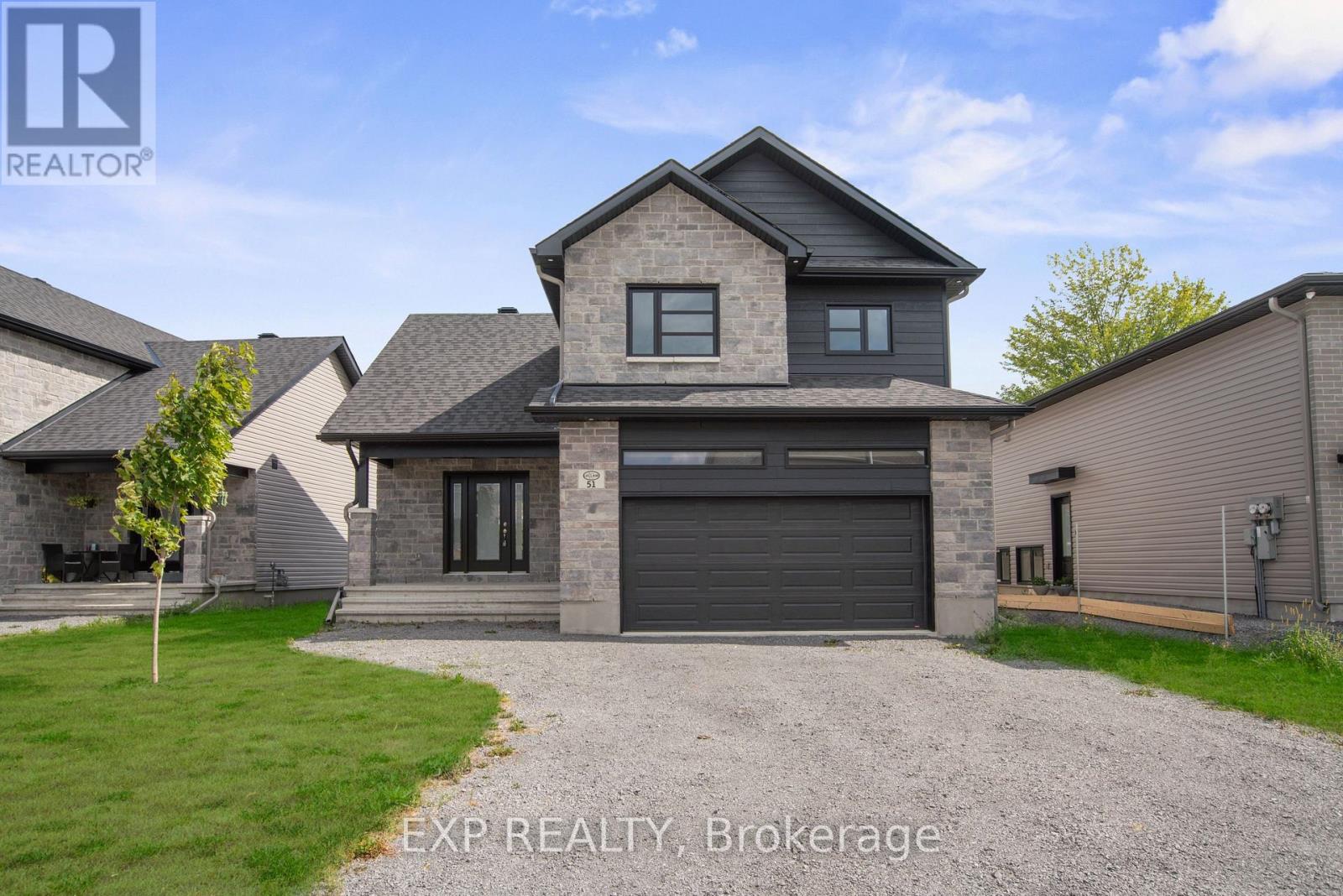 75 CHATEAUGUAY STREET, Russell, Ontario