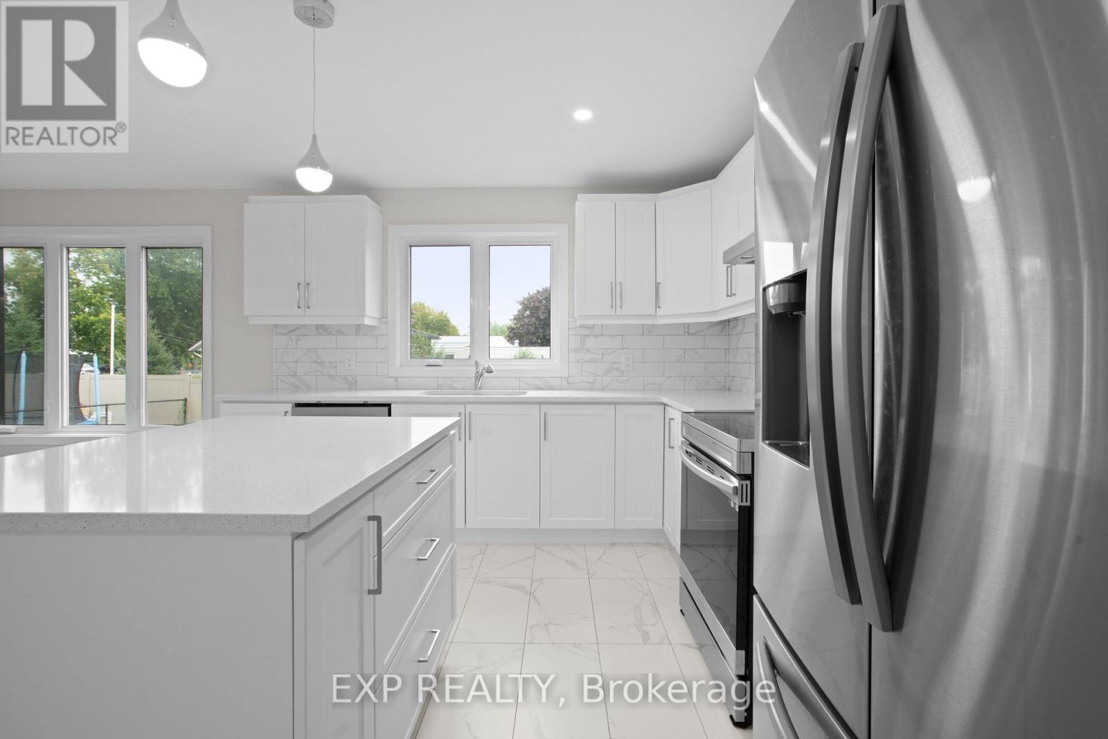 75 Chateauguay Street, Russell, Ontario  K0A 2M0 - Photo 25 - X12272213