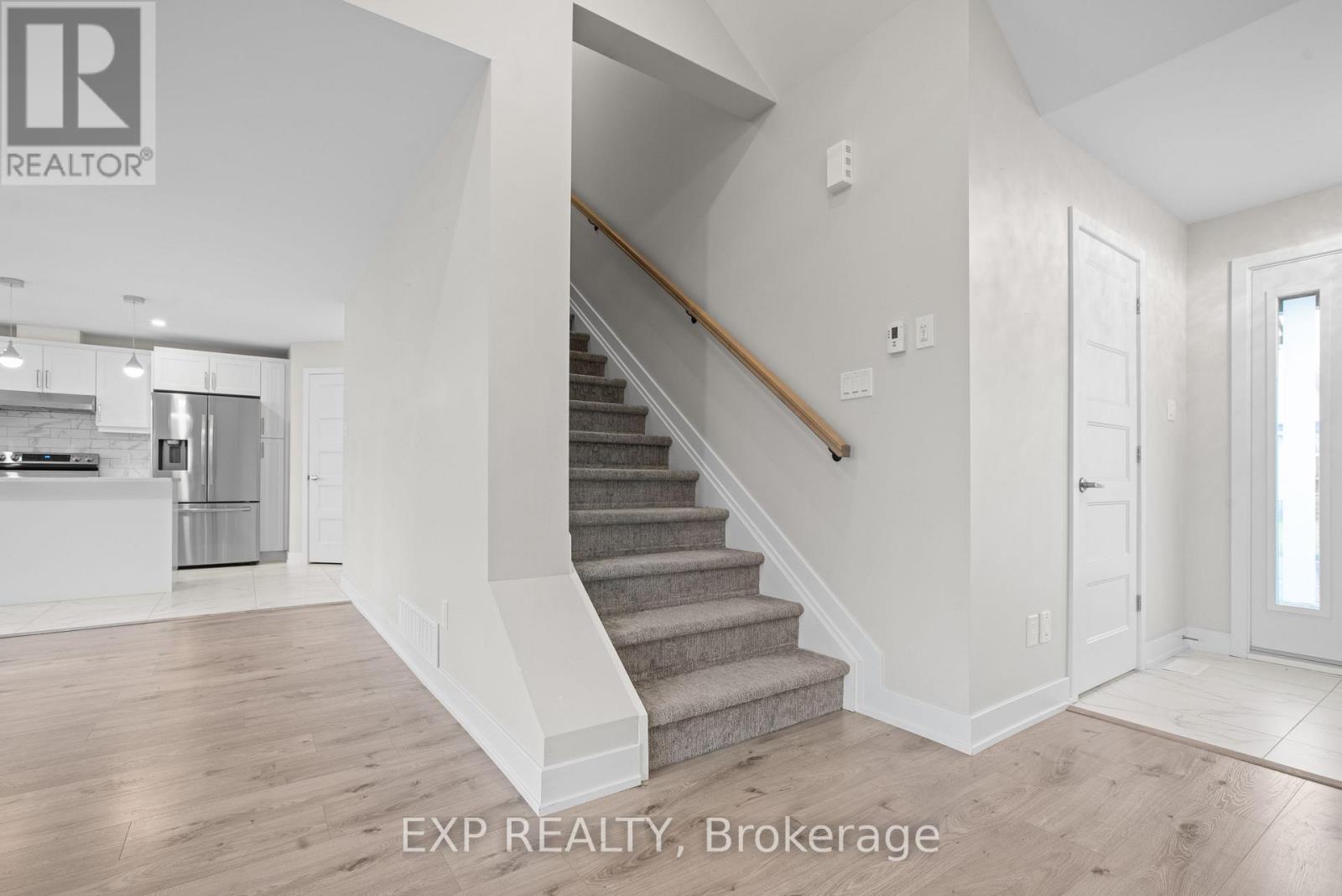 75 Chateauguay Street, Russell, Ontario  K0A 2M0 - Photo 30 - X12272213
