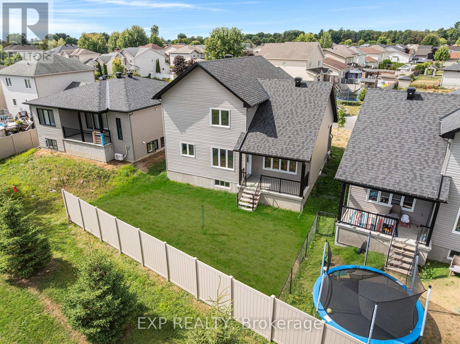 75 Chateauguay Street, Russell, Ontario  K0A 2M0 - Photo 7 - X12272213
