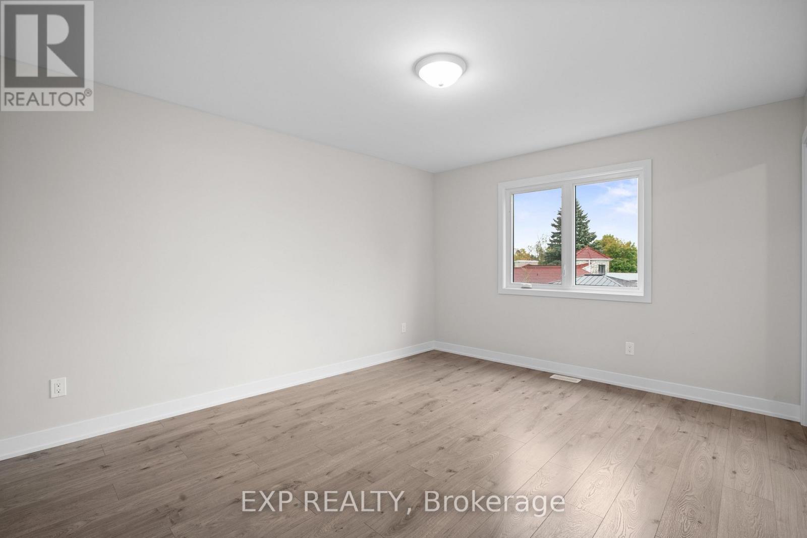 75 Chateauguay Street, Russell, Ontario  K0A 2M0 - Photo 33 - X12272213